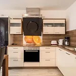 Familien-apartment 6 *