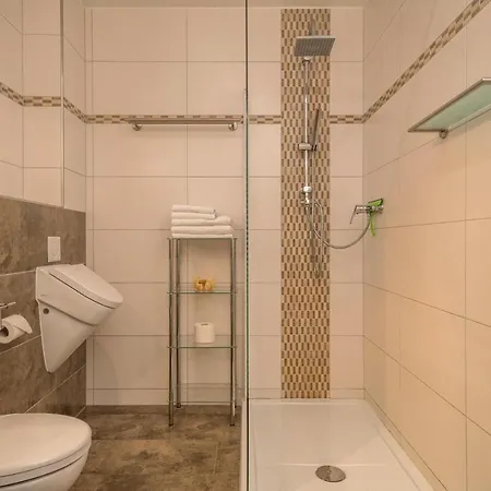 아파트 Familien-apartment 6 미르스부르크