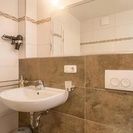 아파트 Familien-apartment 6 *