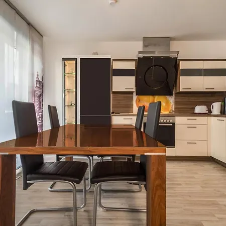 Familien-apartment 6 Апартаменты *